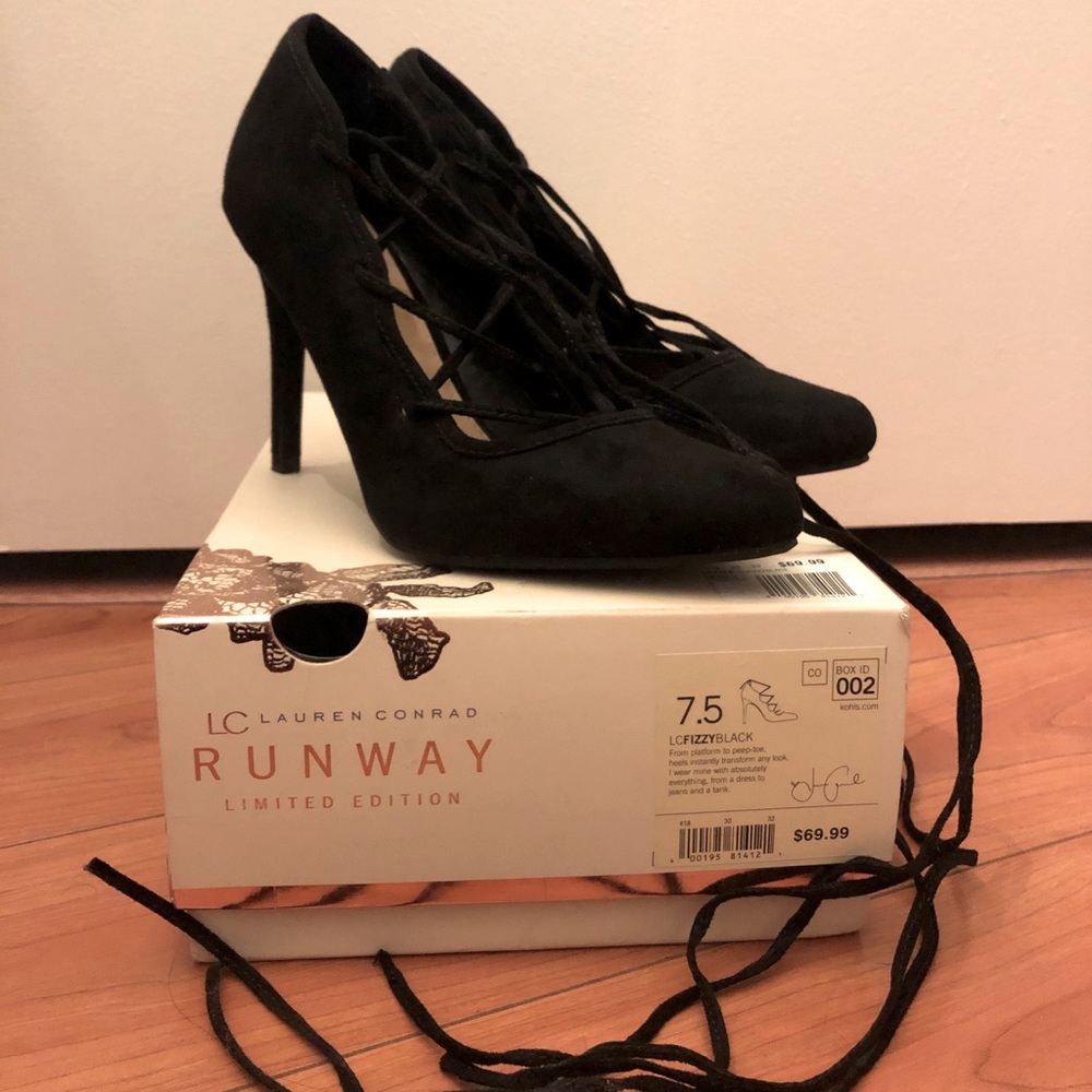 LC Runway Fizzy Black heels